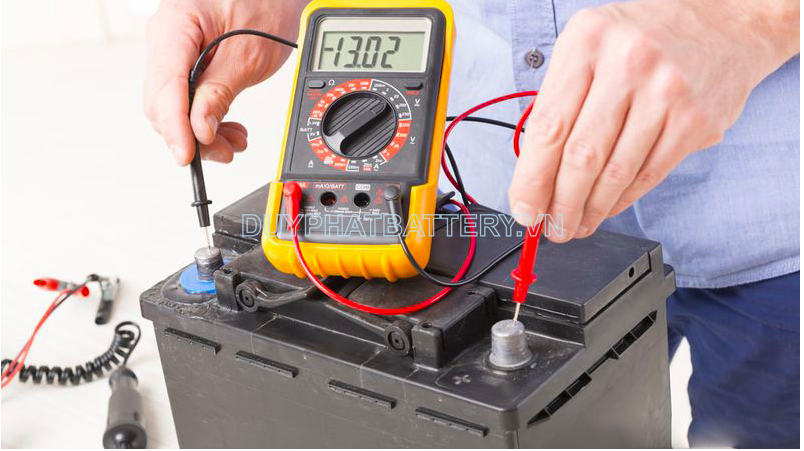 Hướng dẫn bảo dưỡng ắc quy ô tô.png