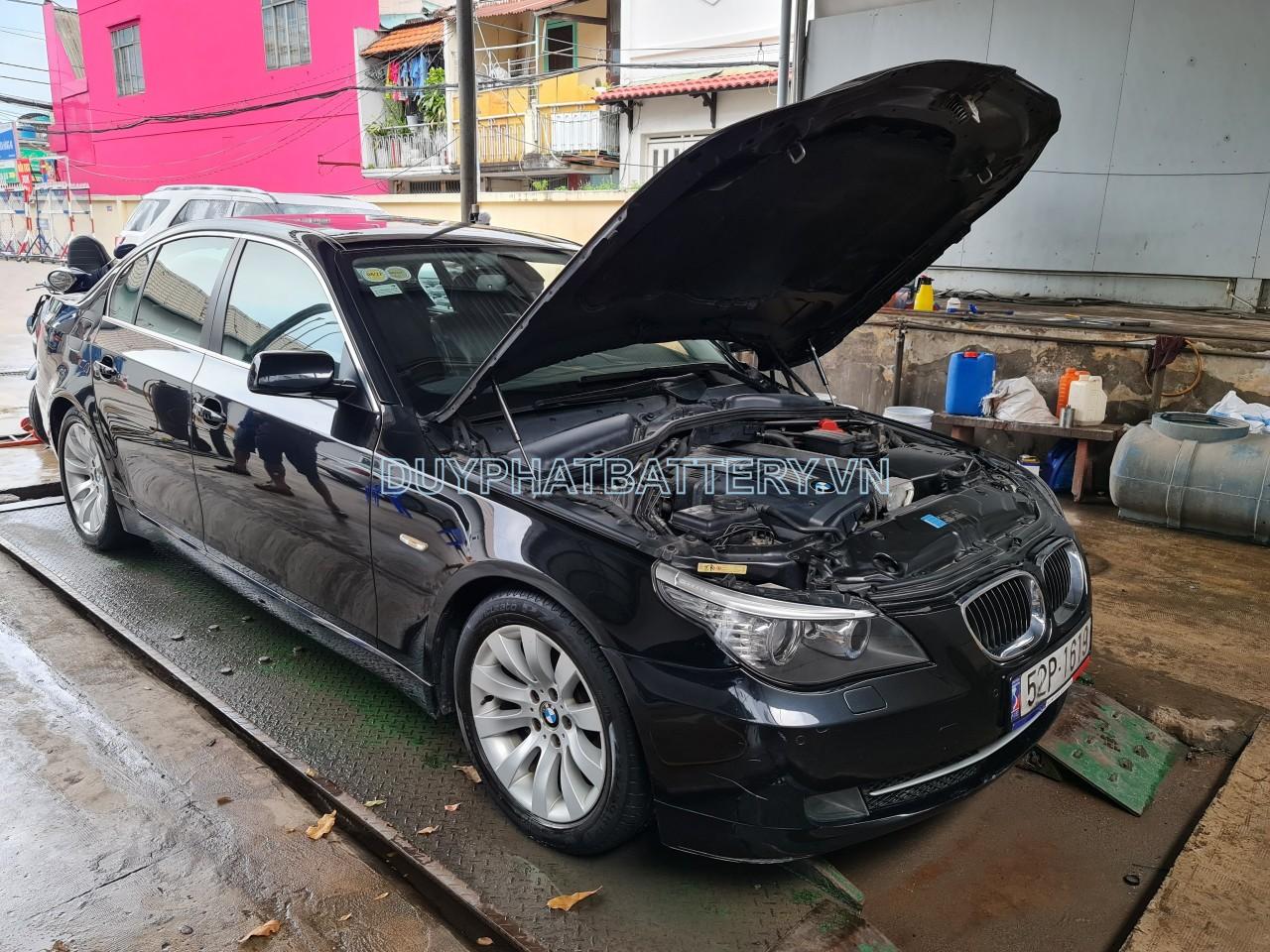 Thay binh ac quy xe bmw 530i.jpg
