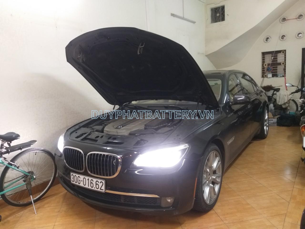 Thay binh ac quy xe BMW 760i.jpg