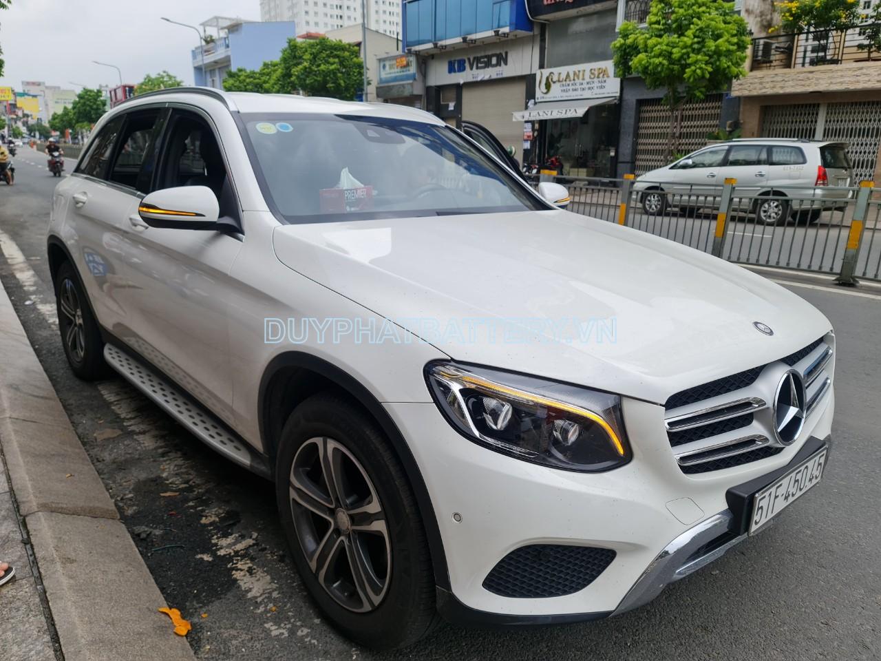 thay binh ac quy xe mercedes GLC250.jpg